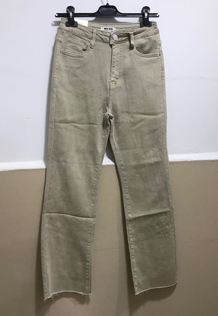 PANTALÓN VAQUERO BEIG.