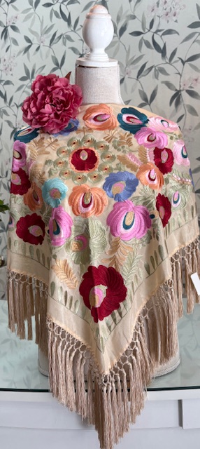 MANTÓN SEDA MODELO TELMA Marfil