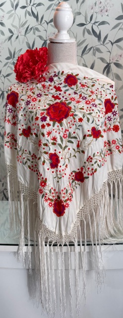 MANTÓN SEDA MODELO BEGOÑA Crudo
