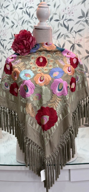 MANTÓN SEDA MODELO TELMA Verde Viejo