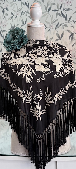 MANTÓN SEDA MODELO GENOVEVA Blanco