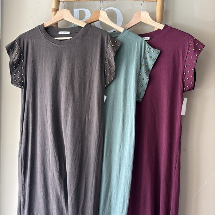 VESTIDO TACHUELAS